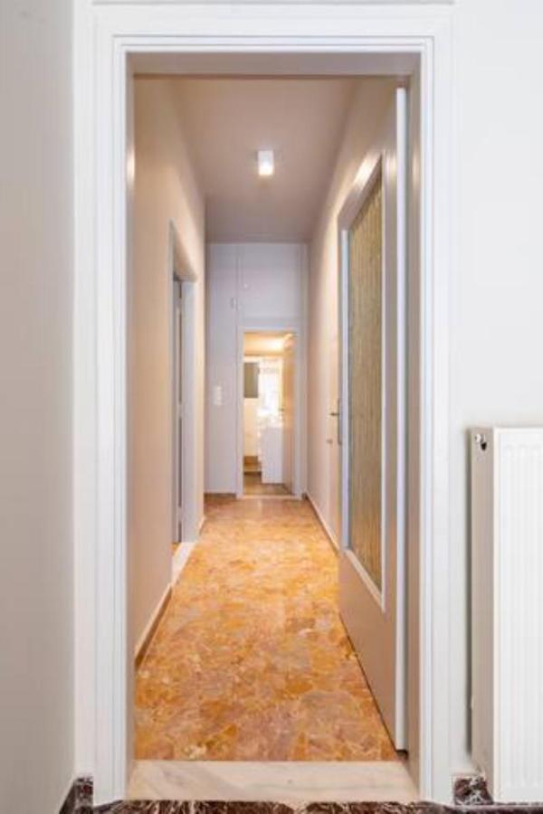 Flisvos Marina Refurbished Apartment アテネ エクステリア 写真
