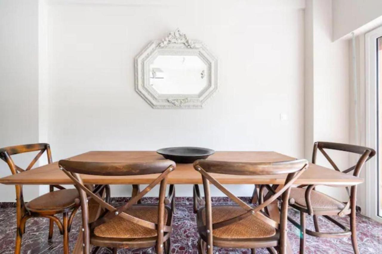 Flisvos Marina Refurbished Apartment アテネ エクステリア 写真