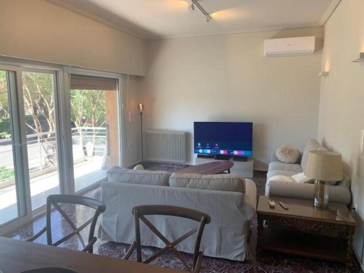 Flisvos Marina Refurbished Apartment アテネ エクステリア 写真
