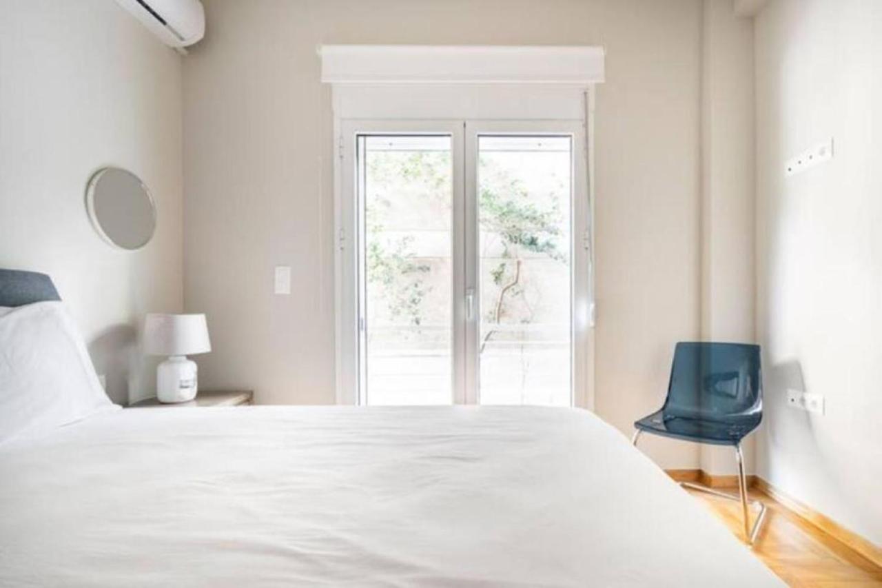 Flisvos Marina Refurbished Apartment アテネ エクステリア 写真