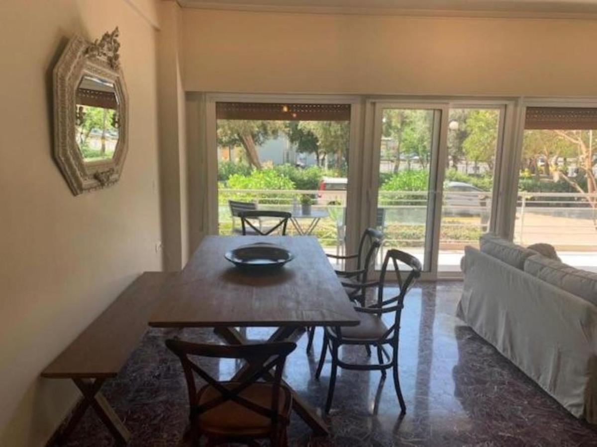 Flisvos Marina Refurbished Apartment アテネ エクステリア 写真