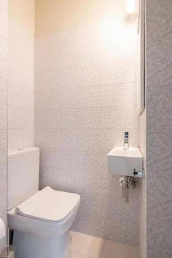 Flisvos Marina Refurbished Apartment アテネ エクステリア 写真