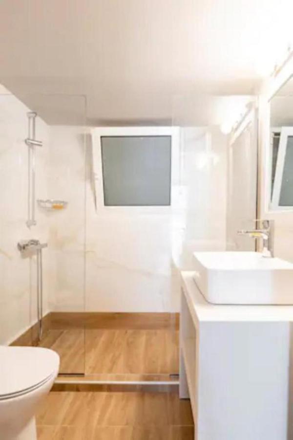 Flisvos Marina Refurbished Apartment アテネ エクステリア 写真
